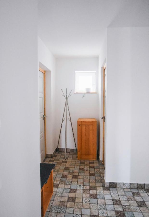 House Of The Golden Horse In Hosszureti Lovas Major Apartment Torokbalint Bagian luar foto