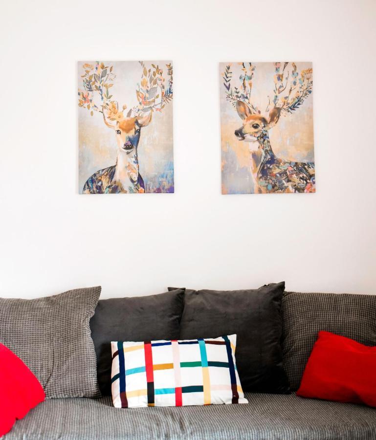 House Of The Golden Horse In Hosszureti Lovas Major Apartment Torokbalint Bagian luar foto