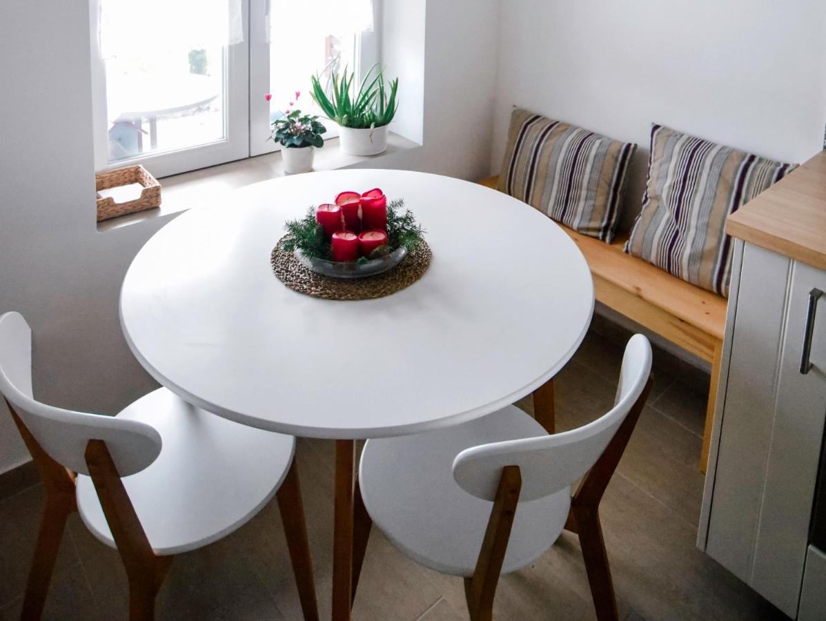 House Of The Golden Horse In Hosszureti Lovas Major Apartment Torokbalint Bagian luar foto