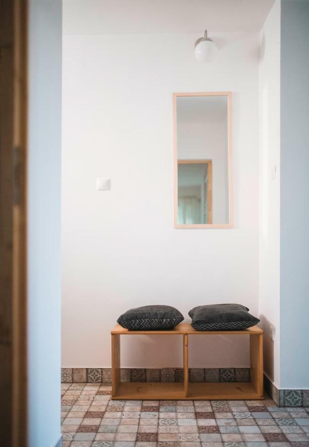 House Of The Golden Horse In Hosszureti Lovas Major Apartment Torokbalint Bagian luar foto
