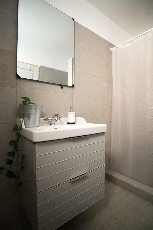 House Of The Golden Horse In Hosszureti Lovas Major Apartment Torokbalint Bagian luar foto